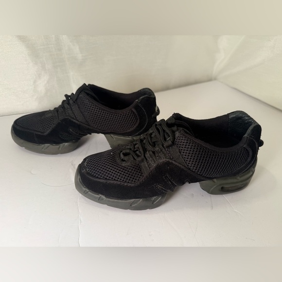Bloch Dance Women's Canvas Boost Split Sole Dance Sneaker, Black, 7.5 - Picture 2 of 7